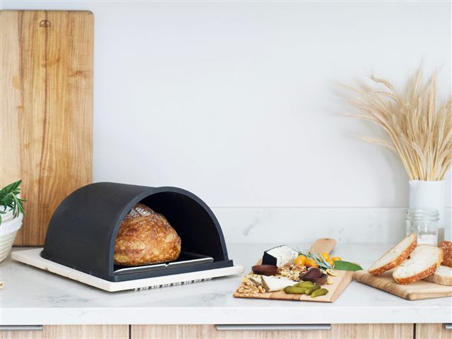 Fourneau Bread Oven Grande cast iron baking vessel